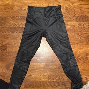 Athleta inclination moto tight- Black Faux Leather Leggingsi